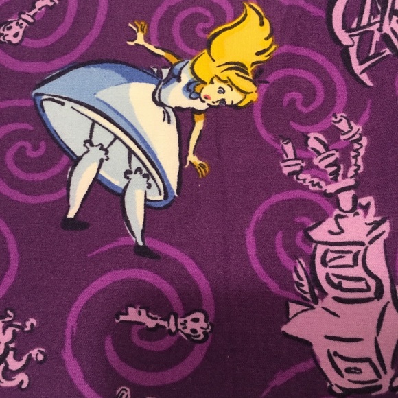 LuLaRoe Disney’s Alice
Size Tall&Curvy Leggings - Picture 2 of 8